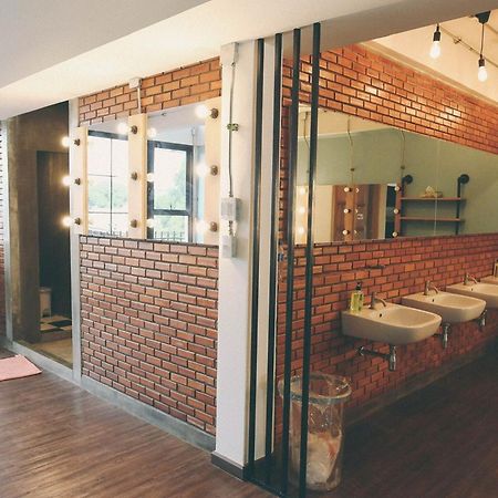 Vestique Hostel Чиангмай Экстерьер фото