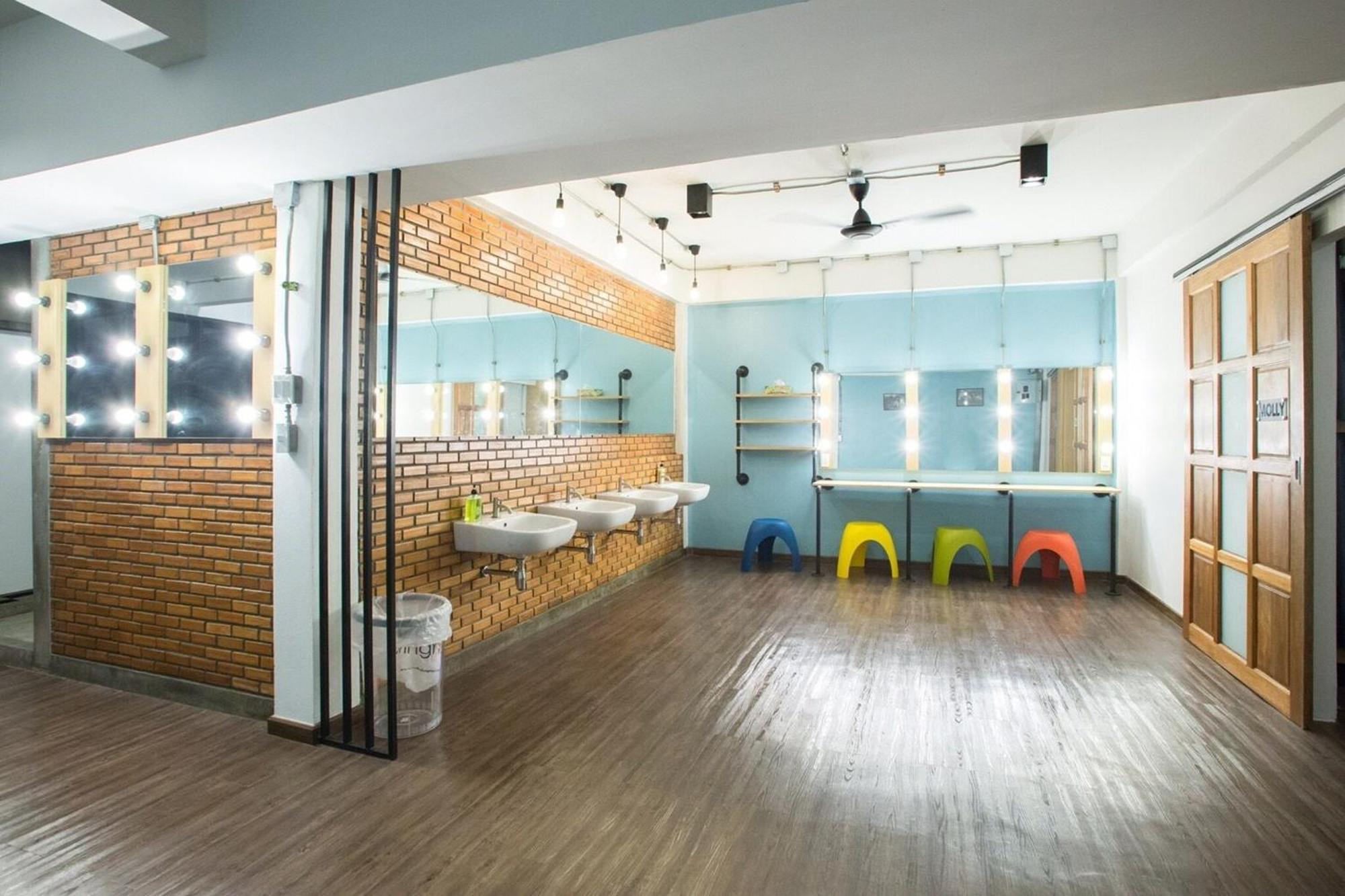 Vestique Hostel Чиангмай Экстерьер фото